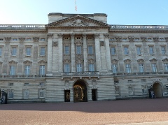 Buckingham Palast; am 26.10.1965 erhielten die Beatles hier den MBE von der Queen